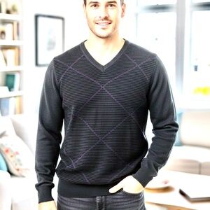 Men's MXY V-neck sweater, gray with a pattern on the front, size M